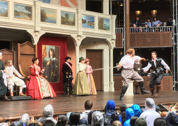 Pop Up Globe Hamlet 001