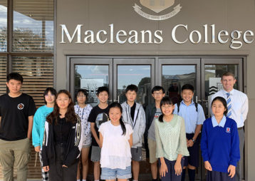 International students lunch april 001