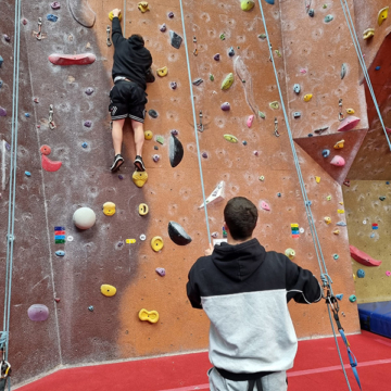 Physical education climbing 002