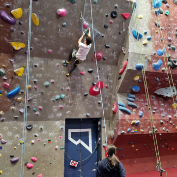 Physical education climbing 004