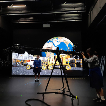 Media studies aut 004