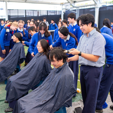 Shave for a cure 002