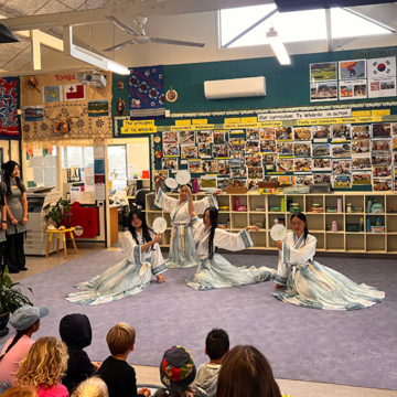 Chinese girls dance kindergarten visit 002