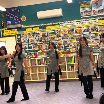 Chinese girls dance kindergarten visit 003