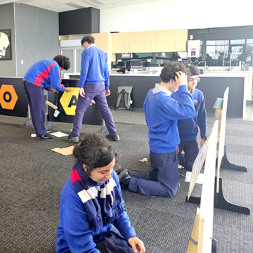 Macleans College students put engineering skills to the test in MOTAT workshop